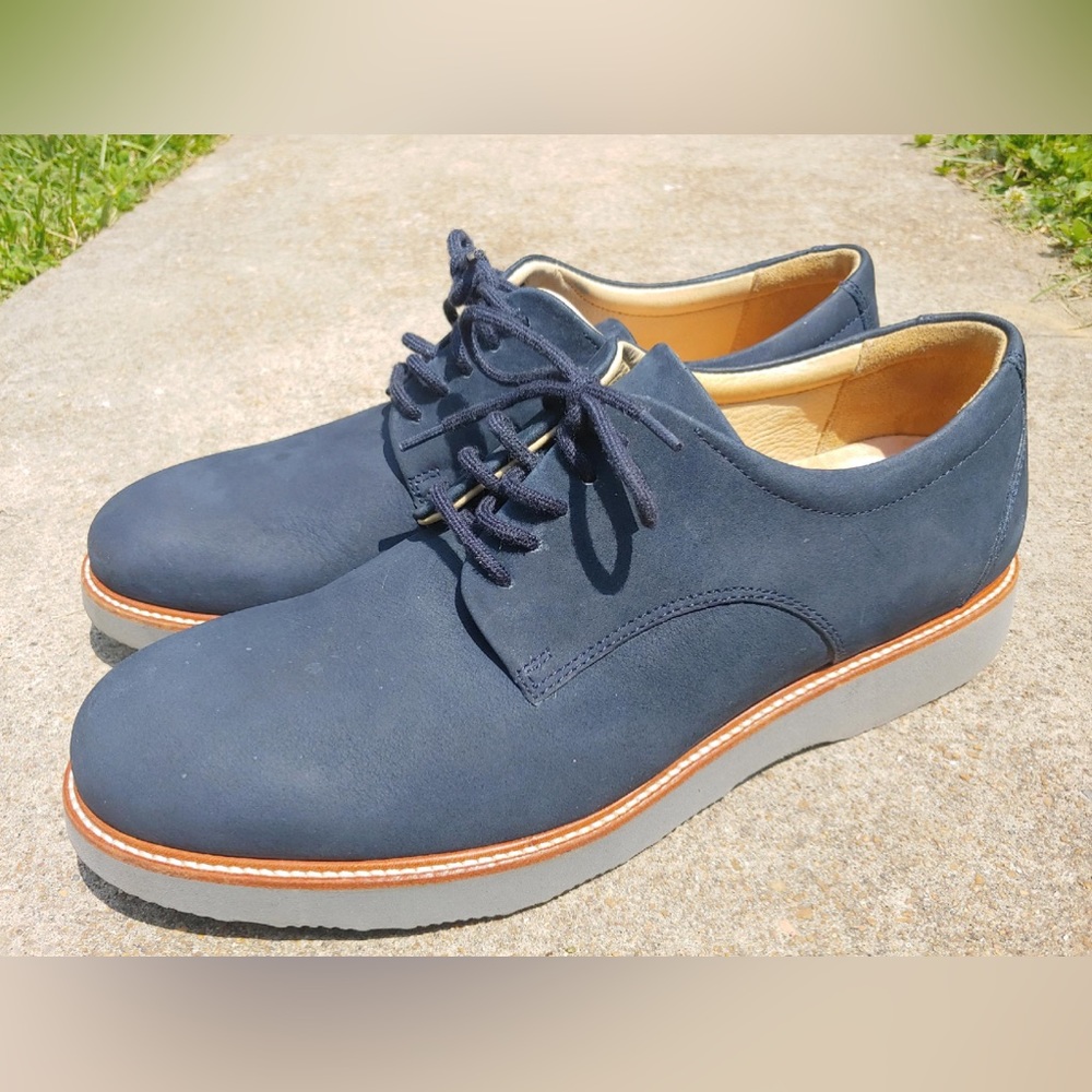 Hubbard Free Men’s Original UnSneaker in Navy Nubuck